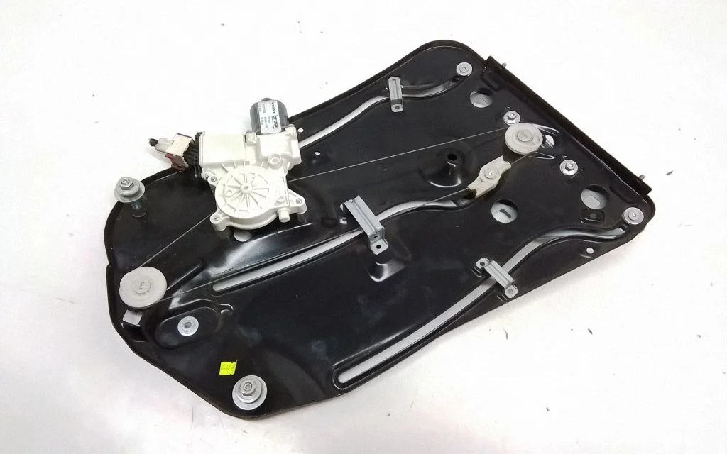 Rear door window regulator with motor 31253533