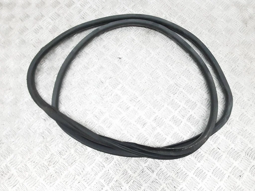 Tagaukse tihend (kere pool) – tagumine parem