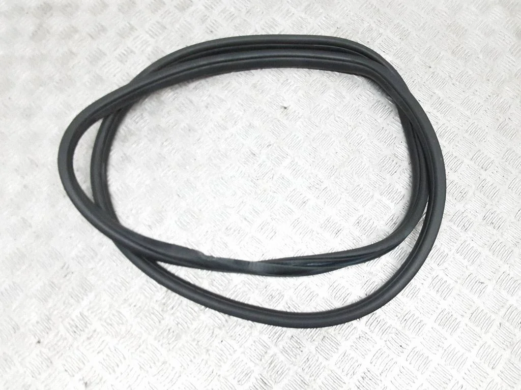 Tagaukse tihend (kere pool) – tagumine vasak