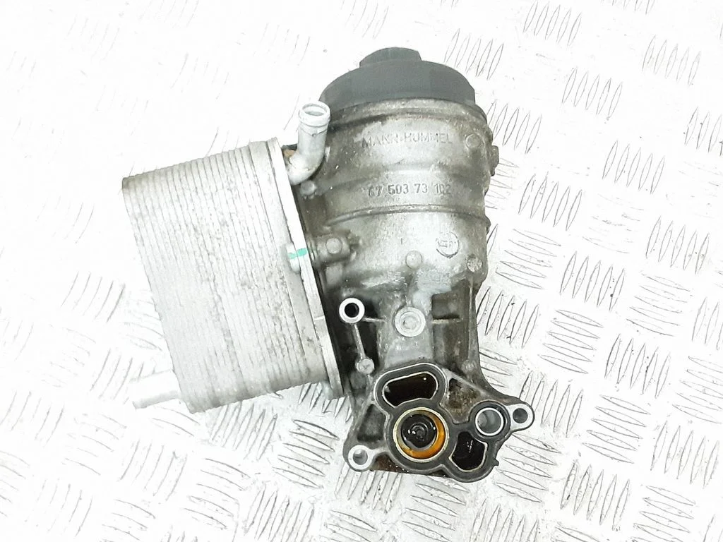 Oil filter mounting bracket 6750373102