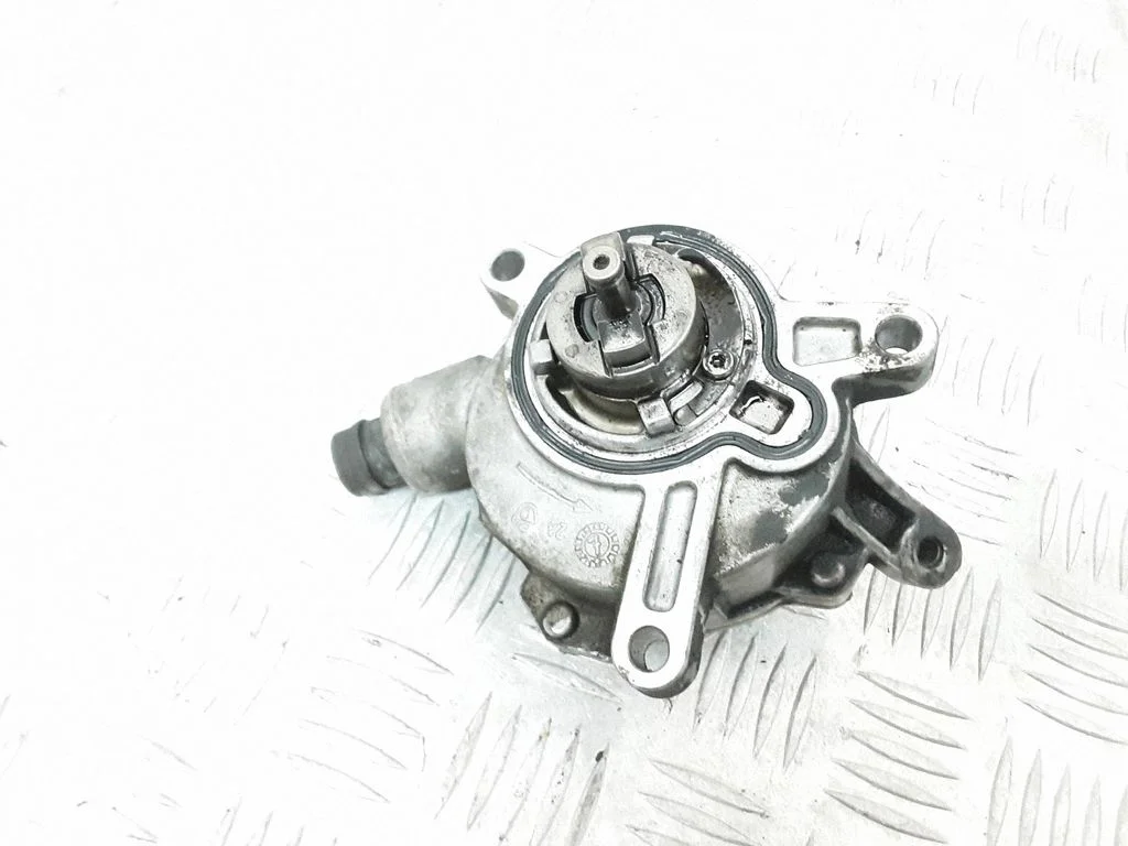 Vacuum pump 30731825