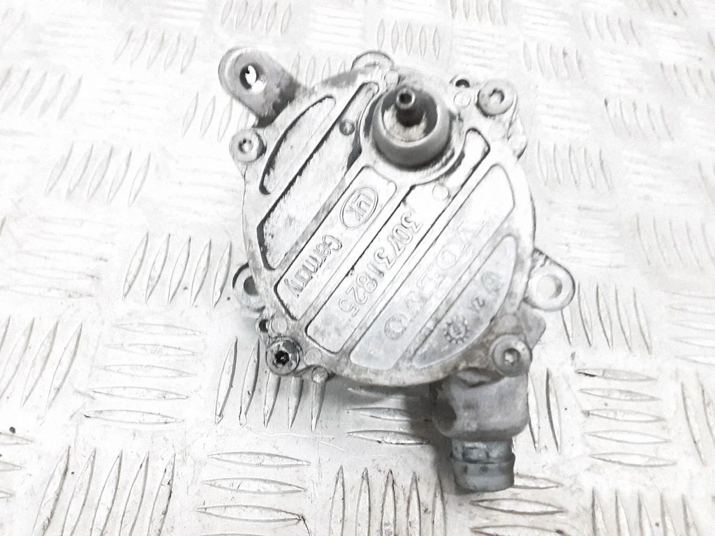 Vacuum pump – Volvo V50 (2004-2007)