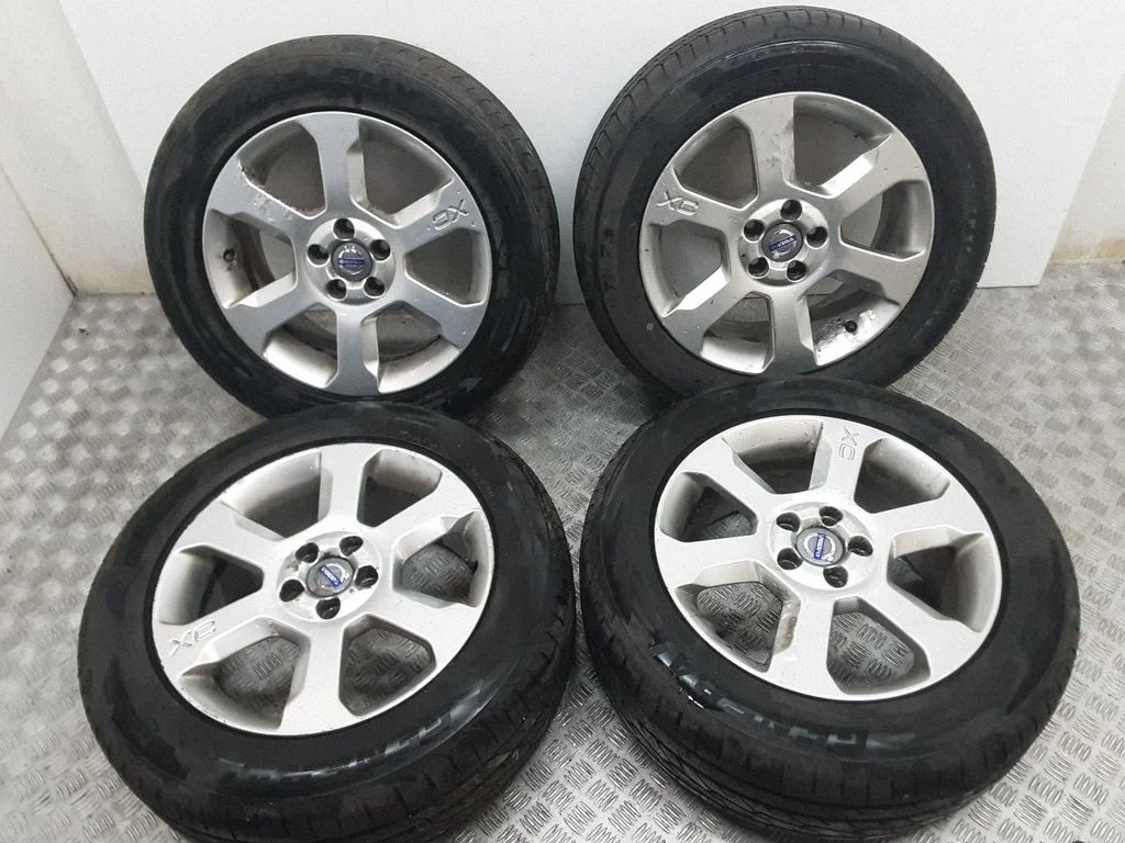 R17 alloy rim – Volvo XC70 (2008-2013)