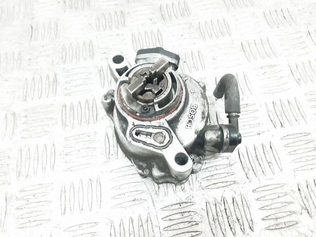 Vacuum pump – Volvo V50 (2008-2012)