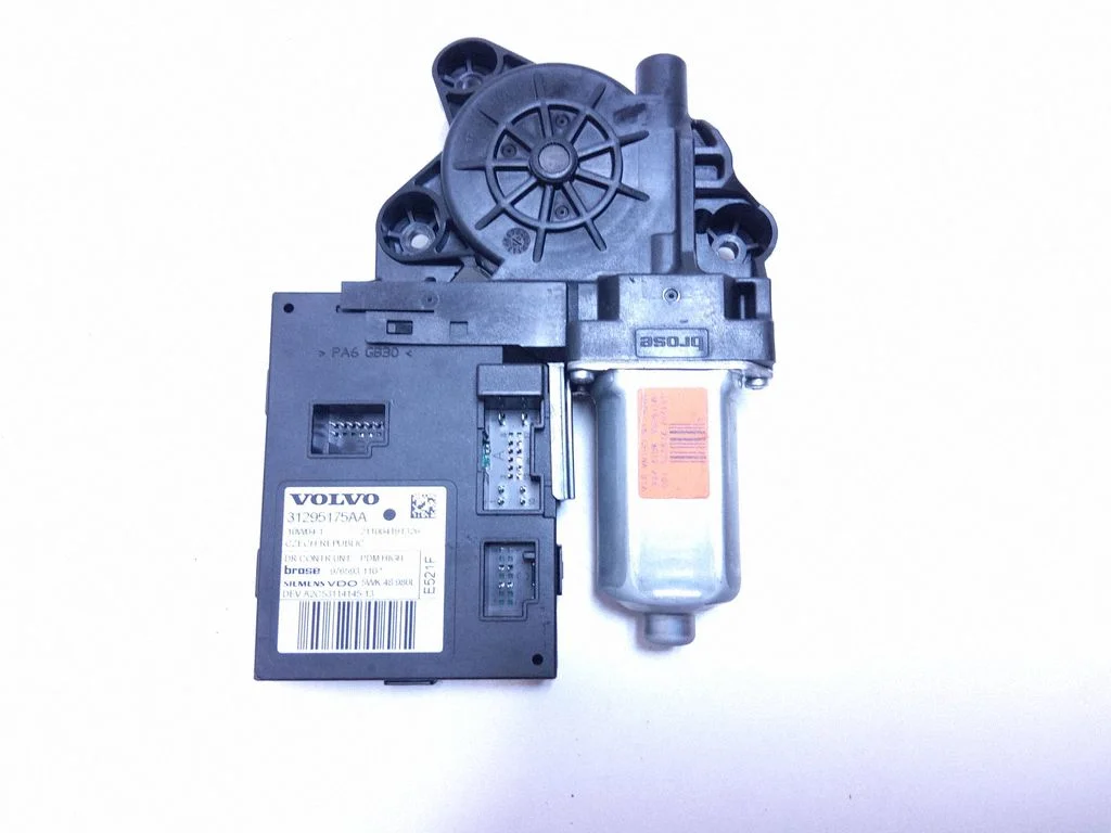 Esiukse aknatõstuki mootor – Volvo V50 (2008-2012)