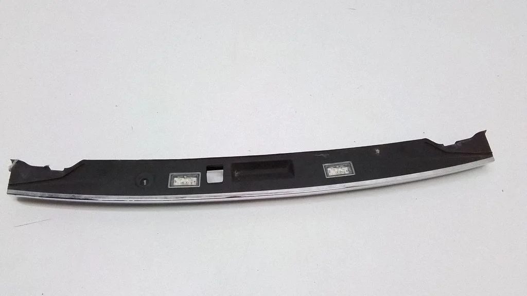 Laadimisukse välimine käepide – BMW 7-seeria F01 F02 F03 F04 (2008-2016)
