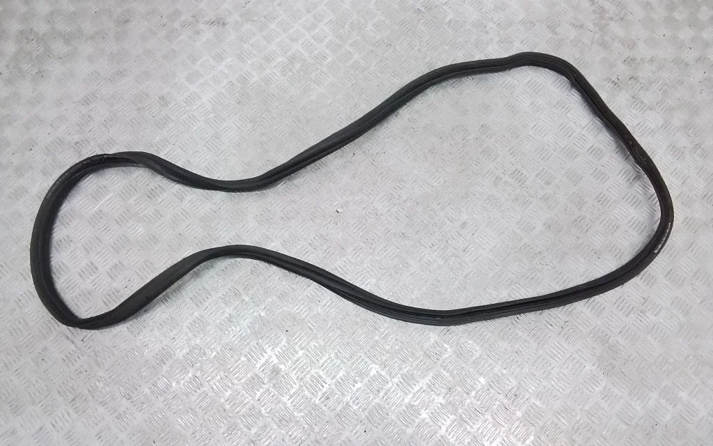 Loading door rubber seal (on body) 5H6827705B