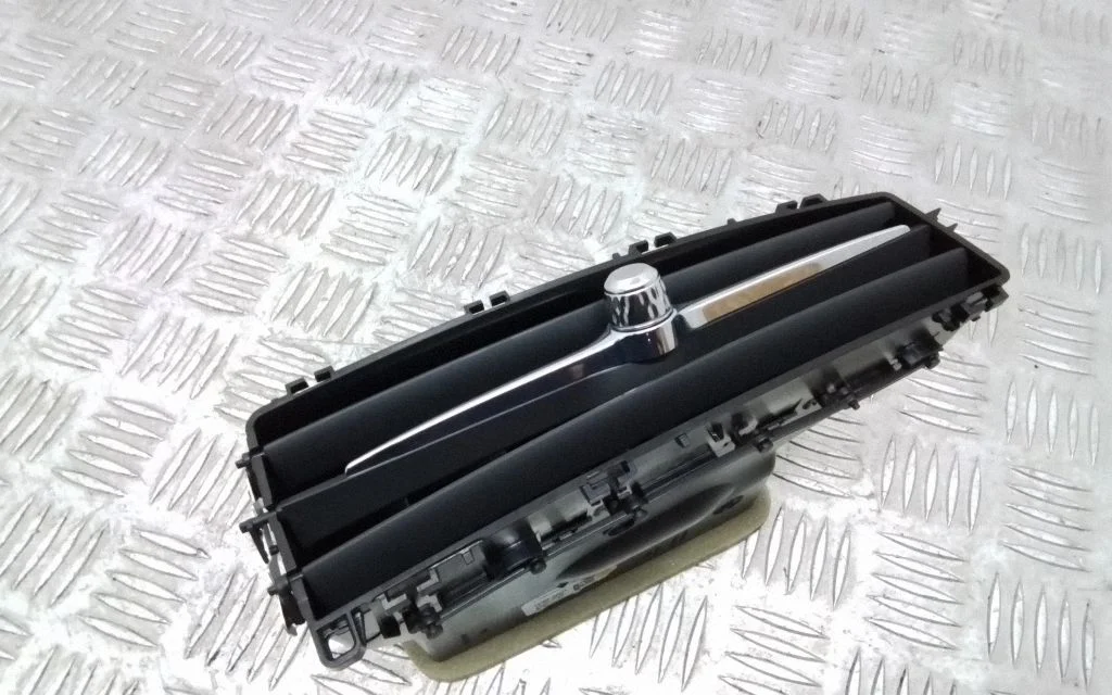 Dash center air vent grill 31366590