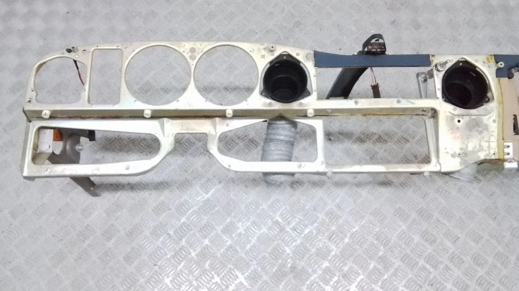 Armatuurlaua ristraam – Rolls-Royce Silver Spur (1980-1998)