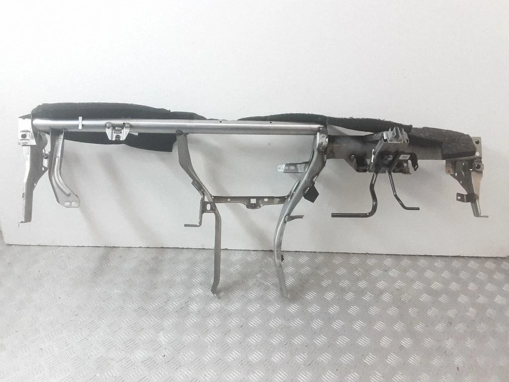 Armatuurlaua ristraam – Volkswagen Passat CC (2008-2016)