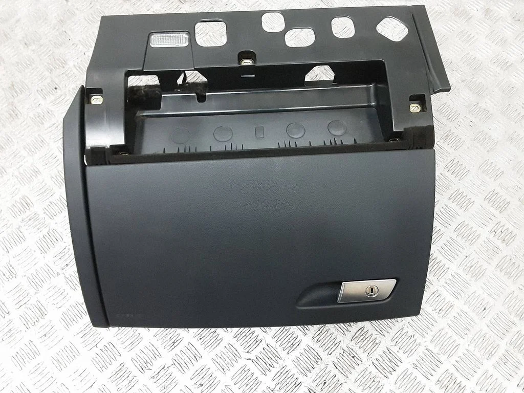 Glove box 4G1880302