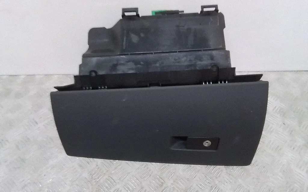 Glove box 39891975