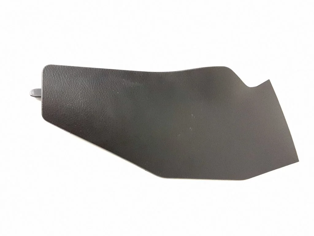 Dashboard center trim panel – Toyota RAV 4 (XA30) (2006-2016)