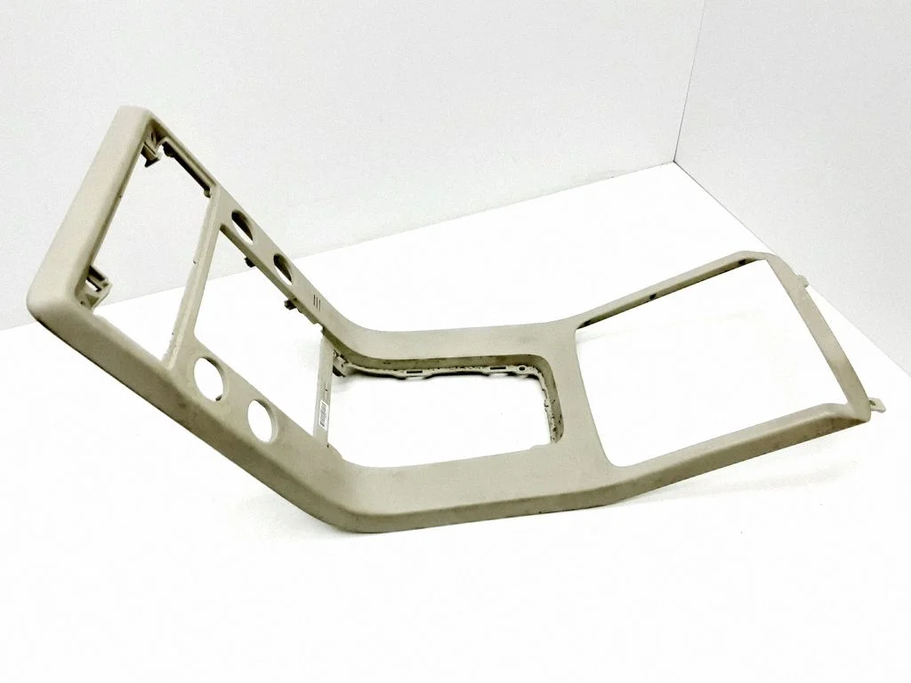 Dashboard center trim panel – Volvo XC70 (2008-2013)