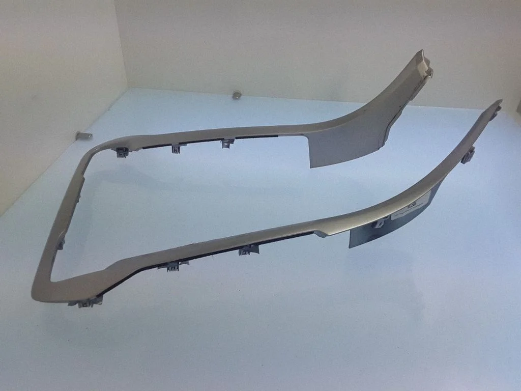 Dashboard center trim panel – Ford Fusion II (2013-)