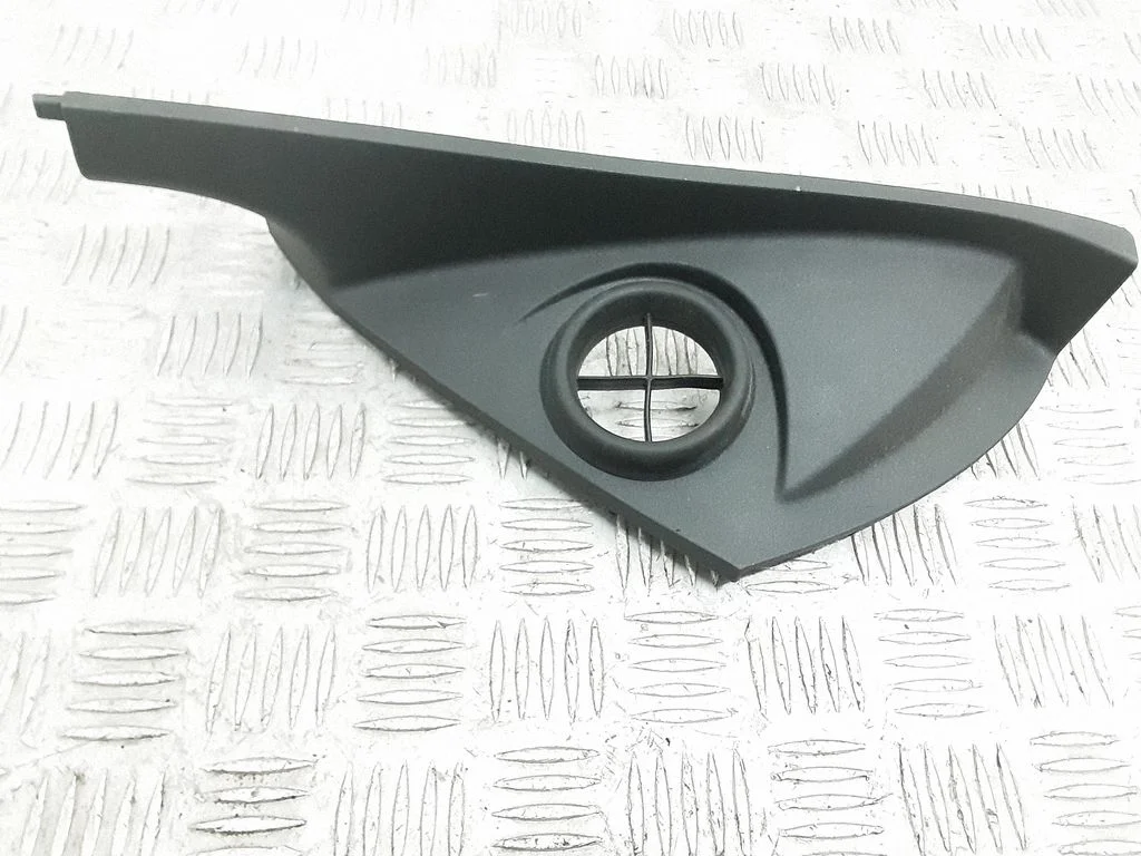 Armatuurlaua külje viimistluspaneel 30672382
