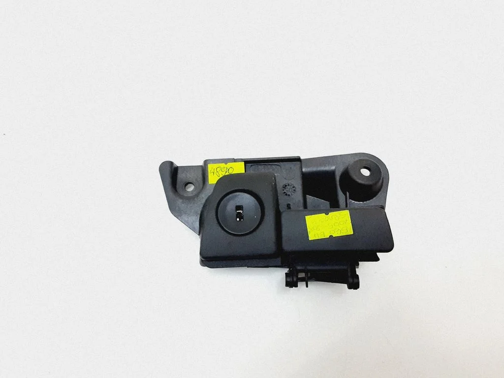 Glove box handle – Volvo S60 (2001-2004)