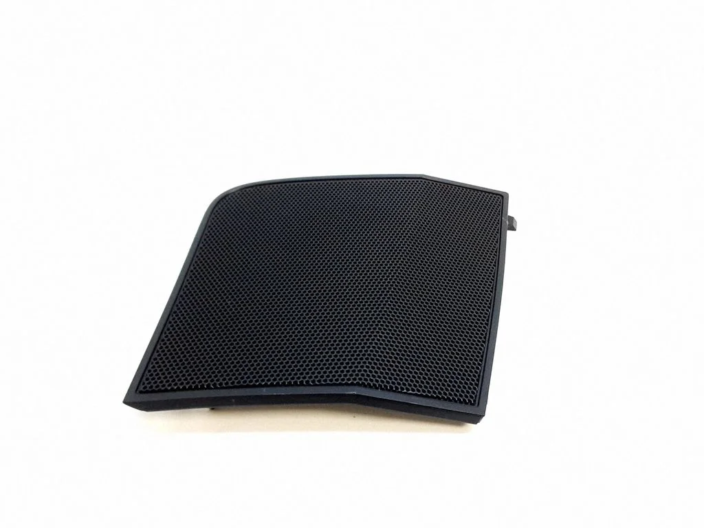 Külgkõlari kate – Toyota RAV 4 (XA40) (2012-2018)