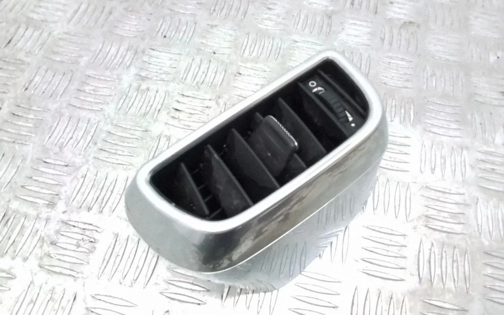Rear air vent grill – Porsche Cayenne (92A) (2010-2017)