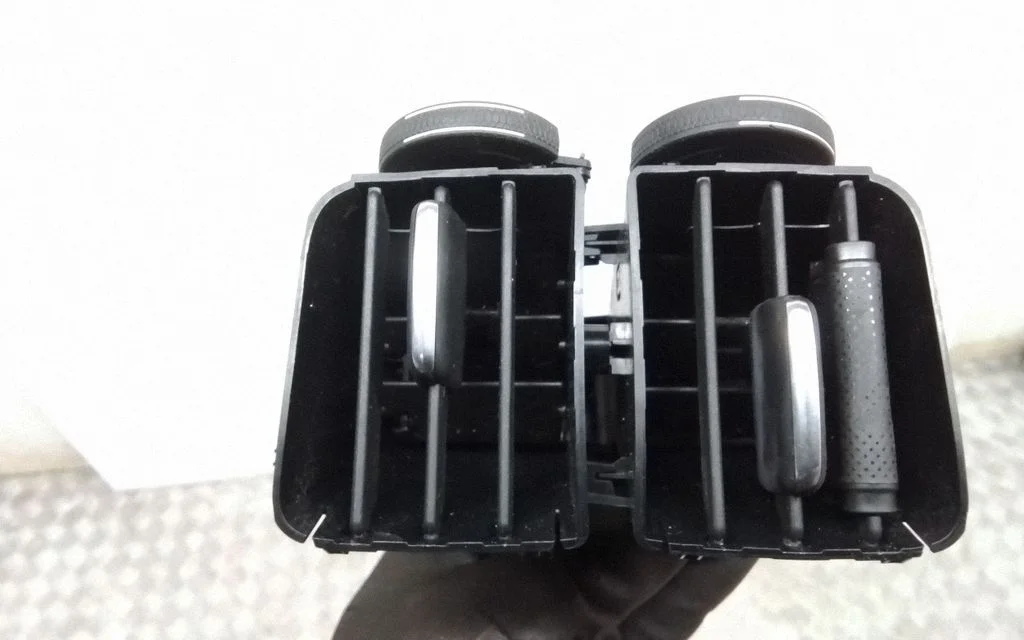 Rear air vent grill – Volvo S90, V90 (2016-)