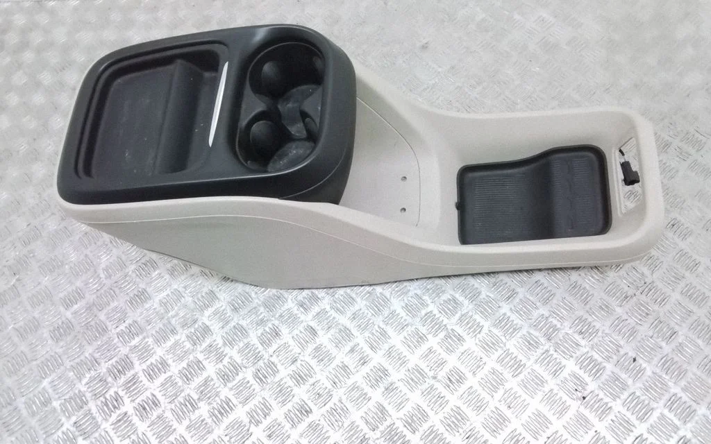 Center console – Chrysler Pacifica (2017-)