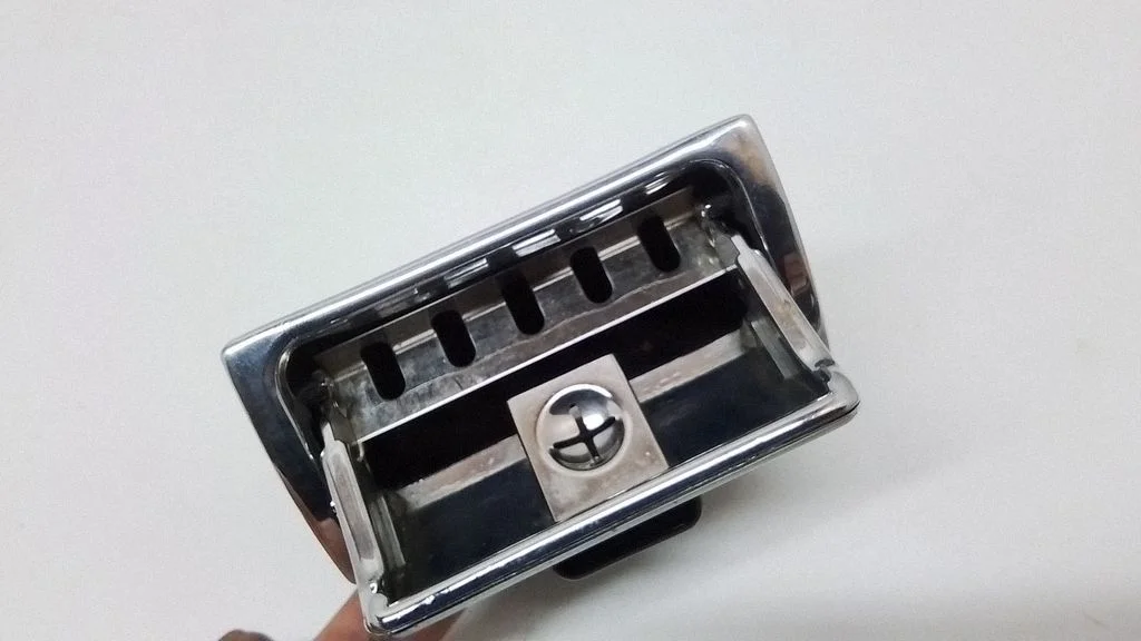 Ashtray (front) – Rolls-Royce Silver Spur (1980-1998)