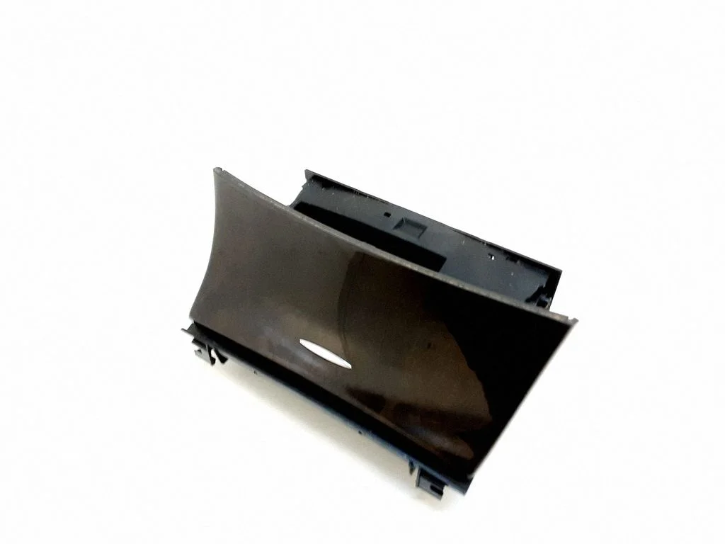 Ashtray (front) – Mercedes-Benz CLS-Class C219 (2003-2011)