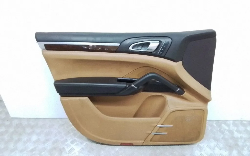 Eesmiste uste sisevooder – Porsche Cayenne (92A) (2010-2017)