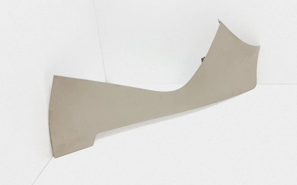 Centre console side trim front – Volvo XC60 (2009-2013)
