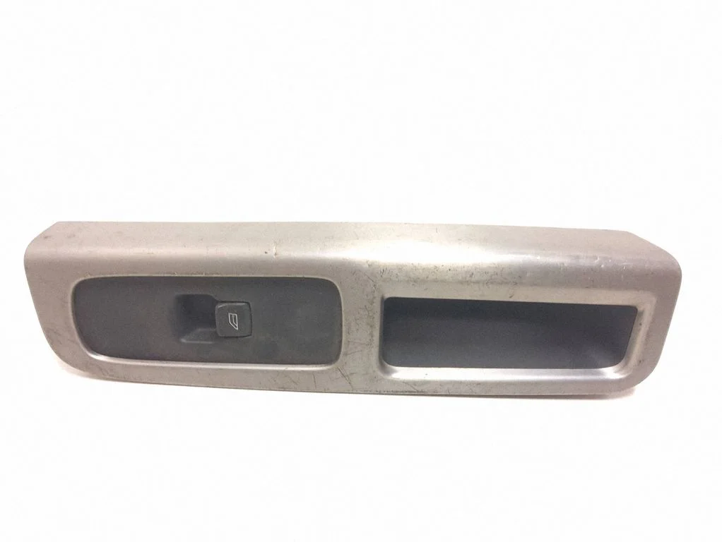 Front door window switch trim 8679666