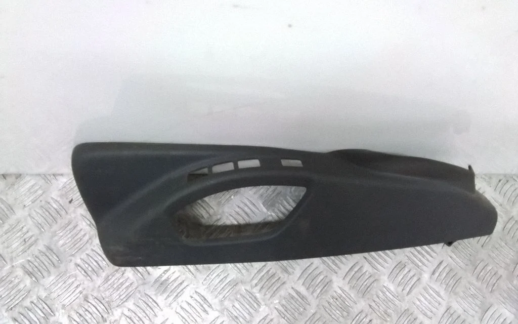 Osłona przełącznika regulacji fotela – Volvo V70 (2008-2013)