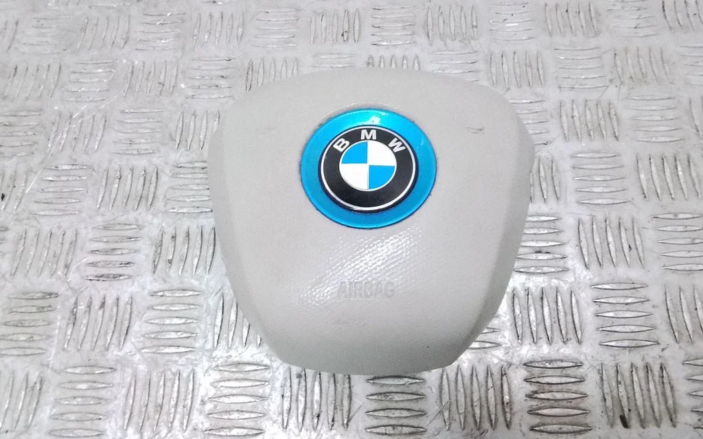 Steering wheel airbag 1033666