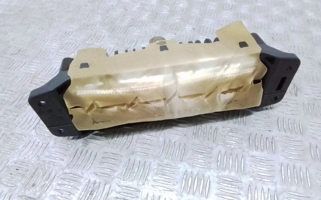 Passenger airbag A2538600502