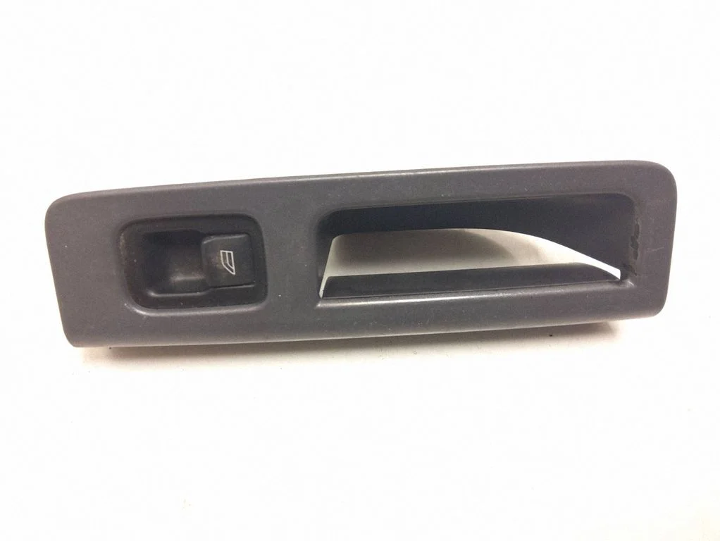 Rear door handle trim – Volvo V50 (2008-2012)