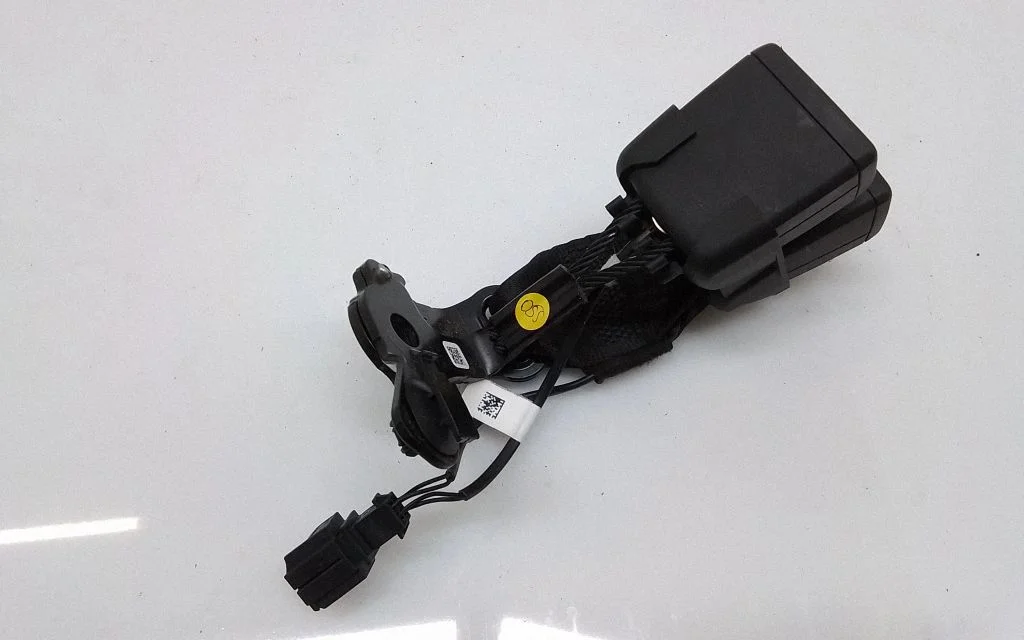 Middle seatbelt buckle (rear) 8Y0857739M
