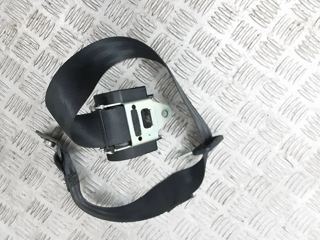 Tagumine turvavöö 5G9857805