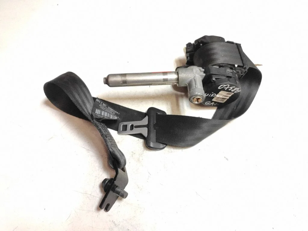 Middle seatbelt (rear) – Volvo S80 (2007-2013)