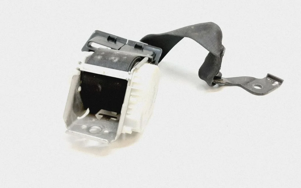 Middle seatbelt (rear) – Mercedes-Benz E-Class W212 (2009-2016)