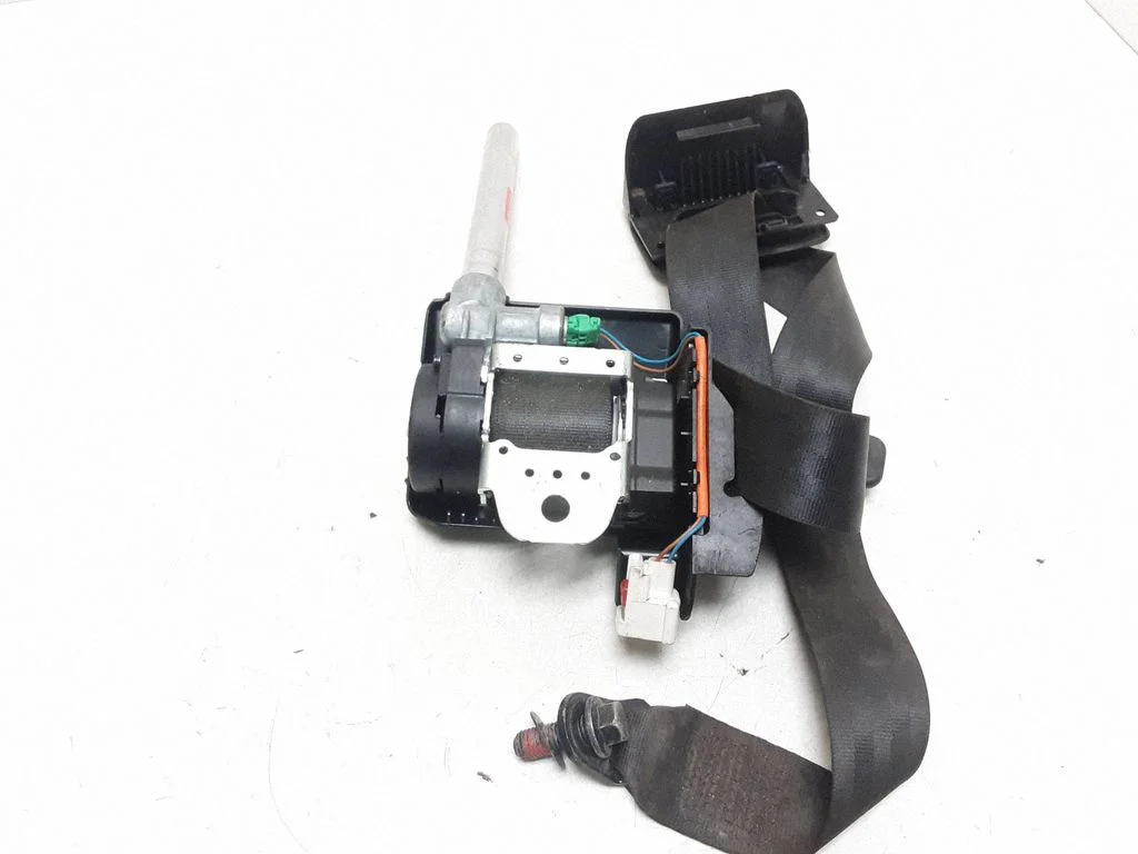 Middle seatbelt (rear) – Volvo V60 (2011-2013)