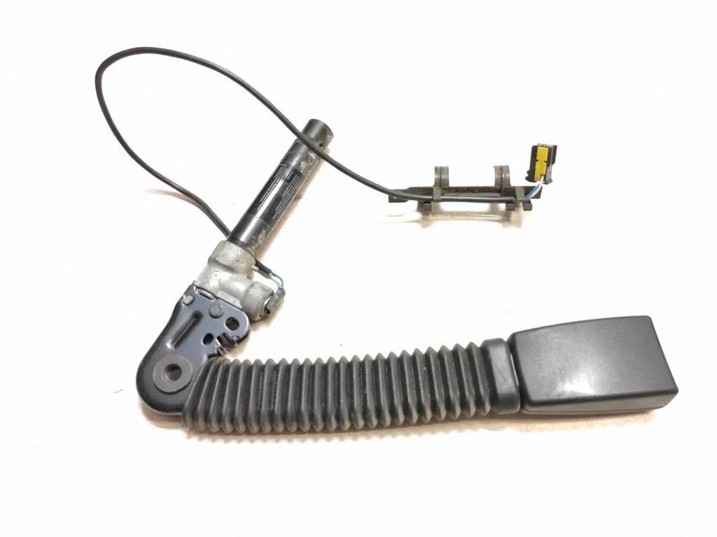 Zapięcie pasa przednie – BMW Seria 7 E65 E66 (2001-2008)