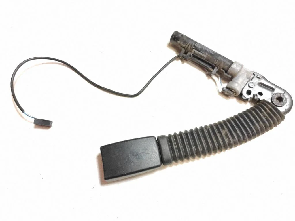Zapięcie pasa przednie – BMW Seria 7 E65 E66 (2001-2008)