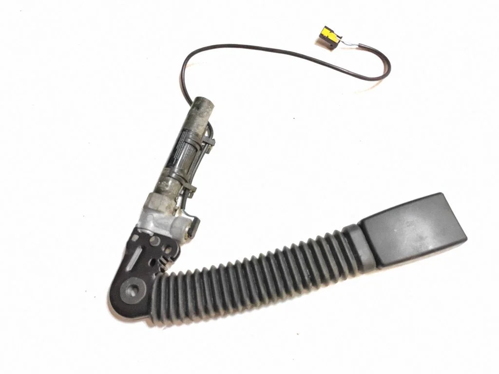 Zapięcie pasa przednie – BMW Seria 7 E65 E66 (2001-2008)