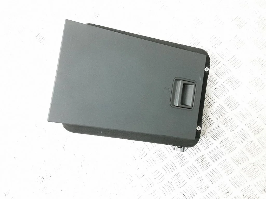 Pagasiruumi panipaiga vahesein – Audi A8 S8 D4 4H (2010-2016)