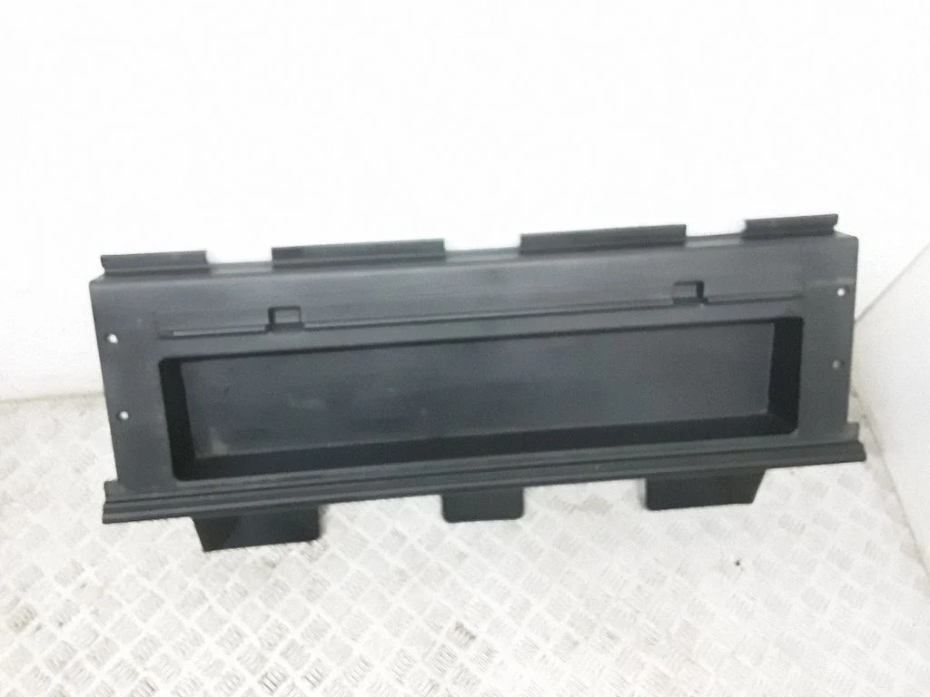 Pagasiruumi panipaiga vahesein – Toyota RAV 4 (XA30) (2006-2016)