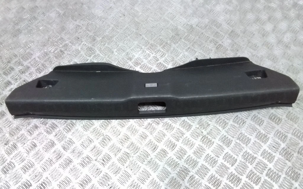 Pagasiruumi läve kaitseviimistlus – Volvo S90, V90 (2016-)
