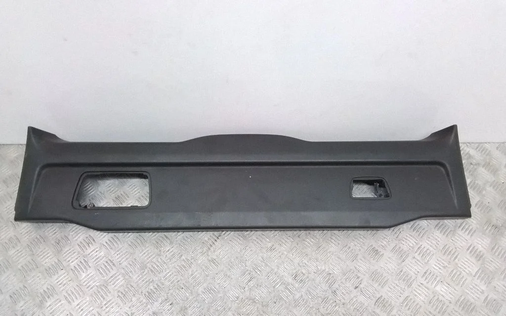 Tapicerka klapy bagażnika (komplet) – Volvo XC90 (2007-2014)