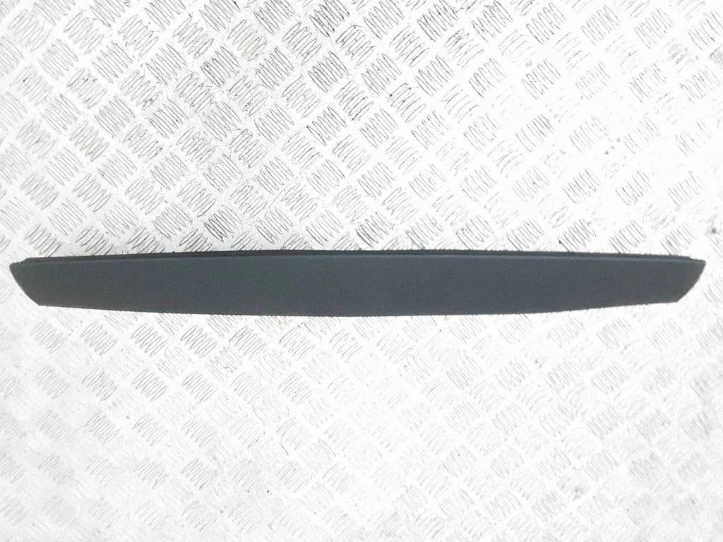 Tailgate/trunk upper cover trim 5G9867587