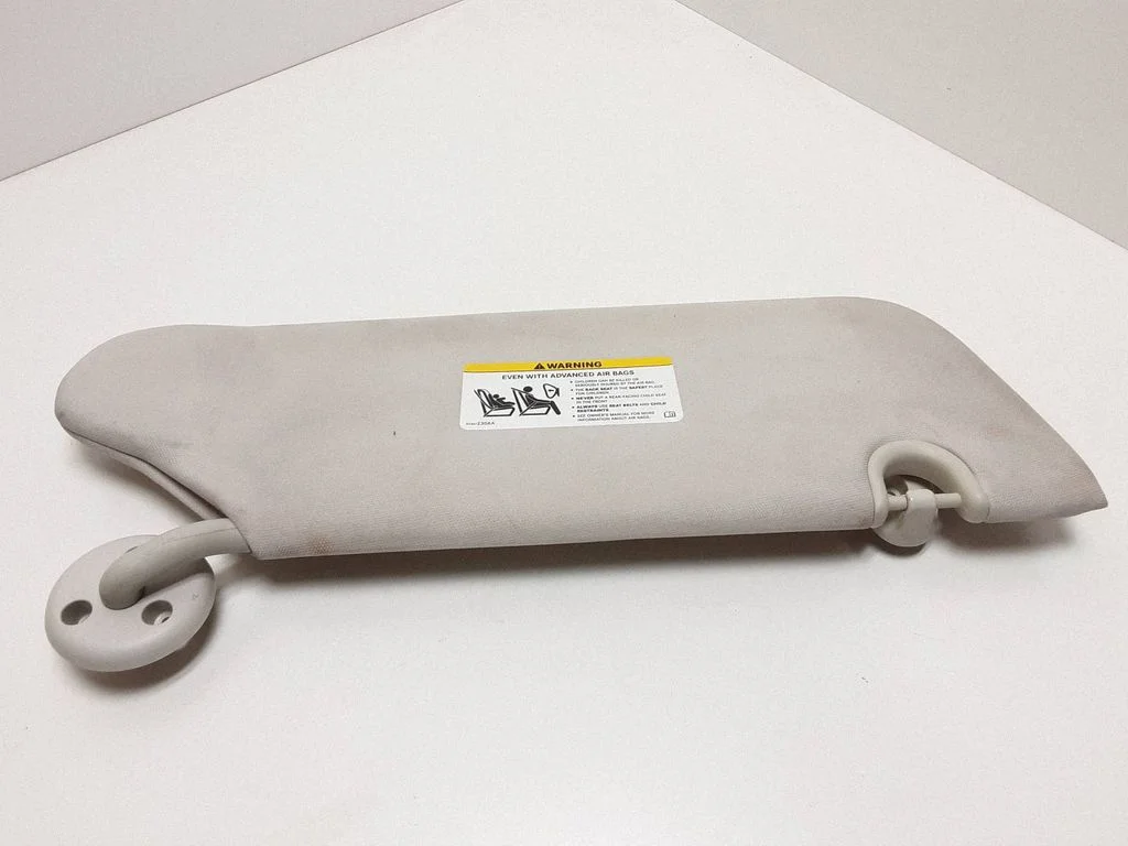 Päikesesirmi kinnitusklamber – Dodge Grand Caravan (2008-2020)