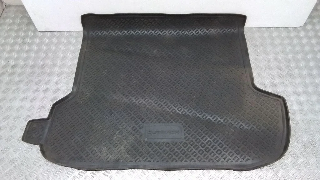 Pagasiruumi kummimatt – tagumine