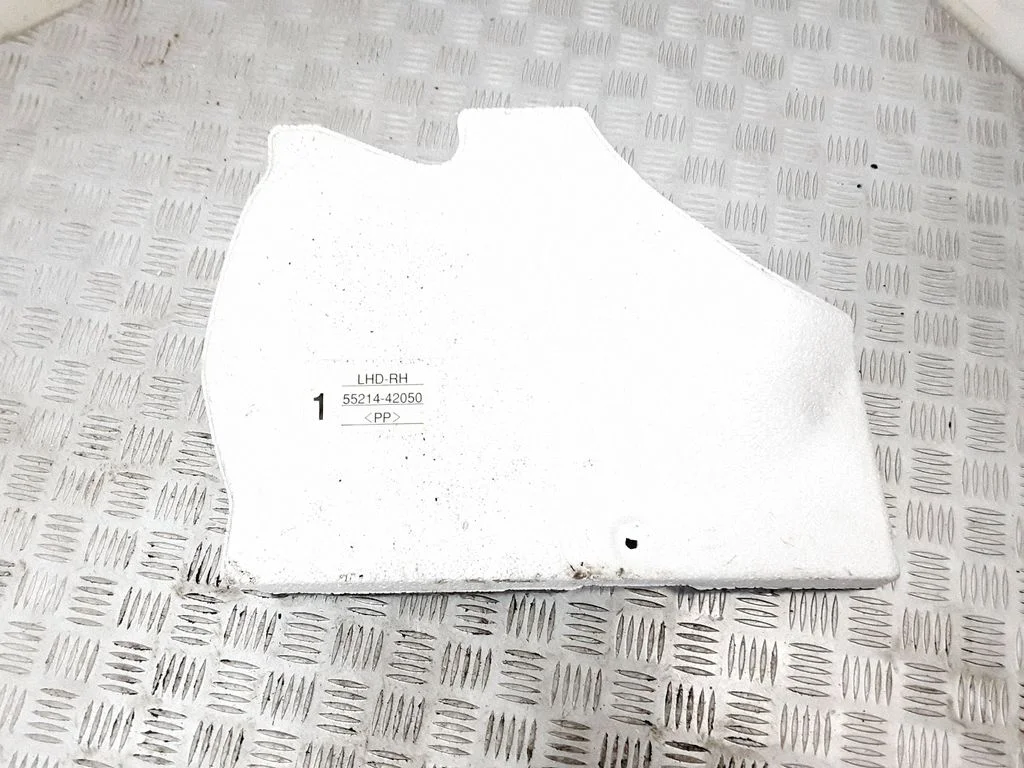 Armatuurlaua all olev heliisolatsioon – Toyota RAV 4 (XA30) (2006-2016)